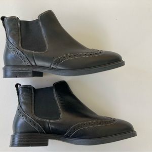 Hush Puppies Chelsea-style leather boot